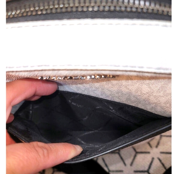 Michael Kors White and Black Crossbody Bag - Picture 8 of 16